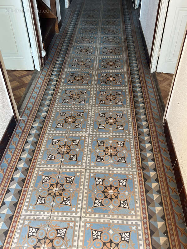 SIMANDRE Proche commerces: villa et dépendances - photo 10