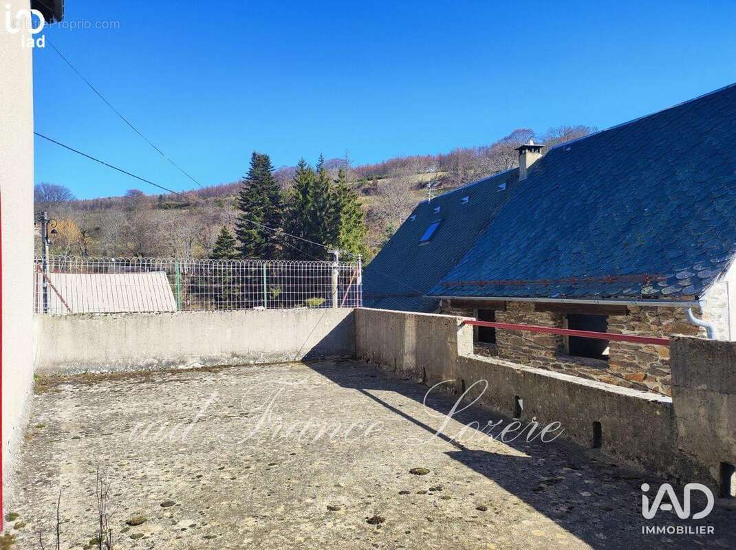 Photo 3 - Maison à LES HERMAUX