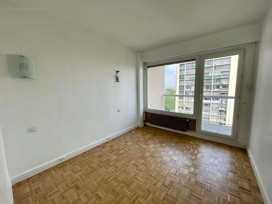 ANTONY - Appartement F3 62 m2 + 2 balcons + 2 places de stationnement ! - photo 7