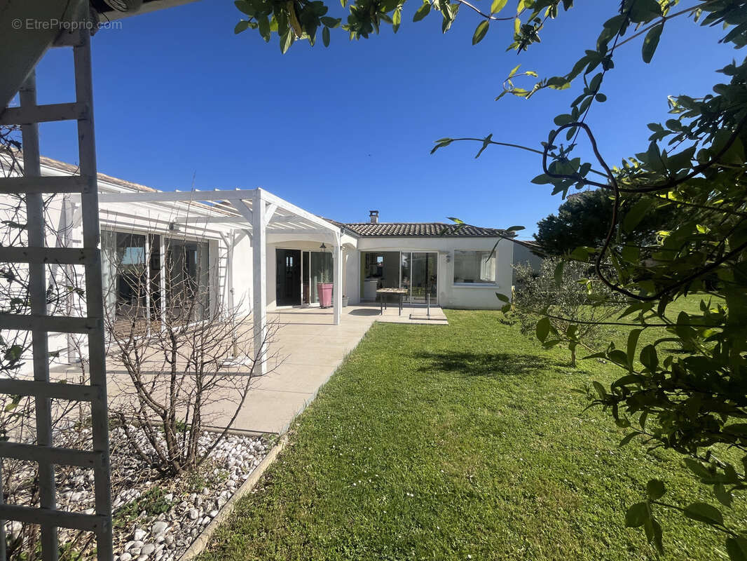 Maison à MESCHERS-SUR-GIRONDE