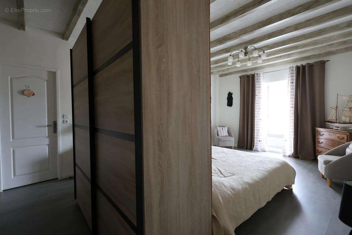 Maison à CHENAC-SAINT-SEURIN-D'UZET