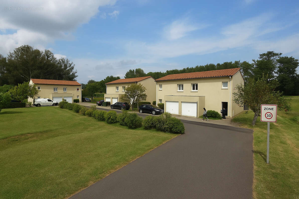 Maison à LIVRON-SUR-DROME