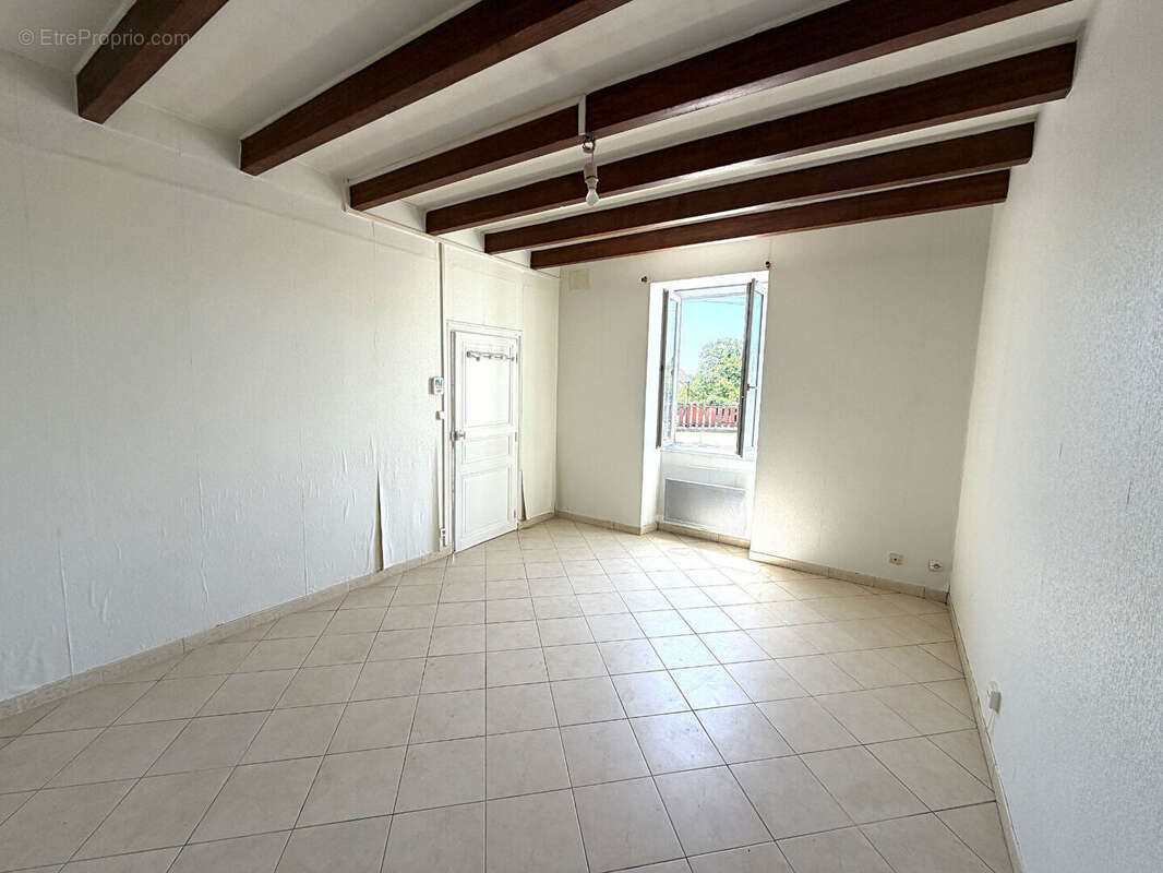 Maison de 83m² habitables avec 2 chambres, dépendances et jardin de 1393m² - photo 3