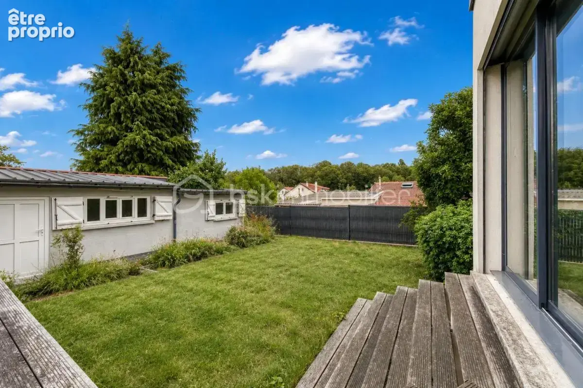 Maison menier familiale, sans mitoyennete, avec 4 chambres, dépendance, garage et cave total - photo 22