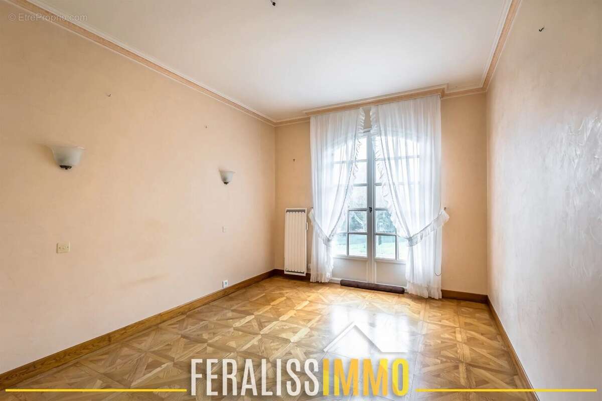 Maison à VAUX-SUR-SEINE