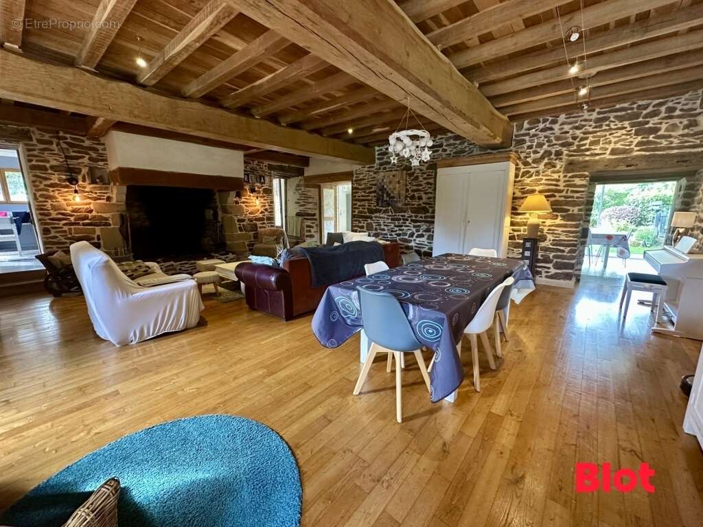 Maison à SAINT-MALON-SUR-MEL