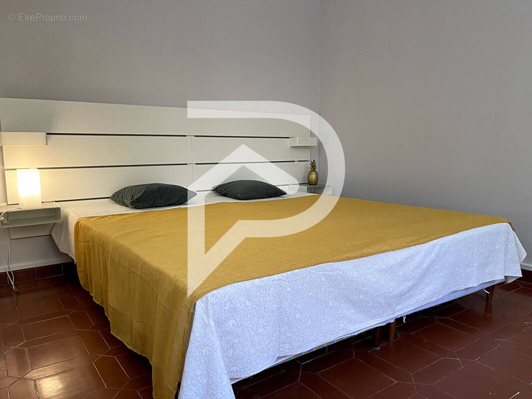 Appartement à GREOUX-LES-BAINS