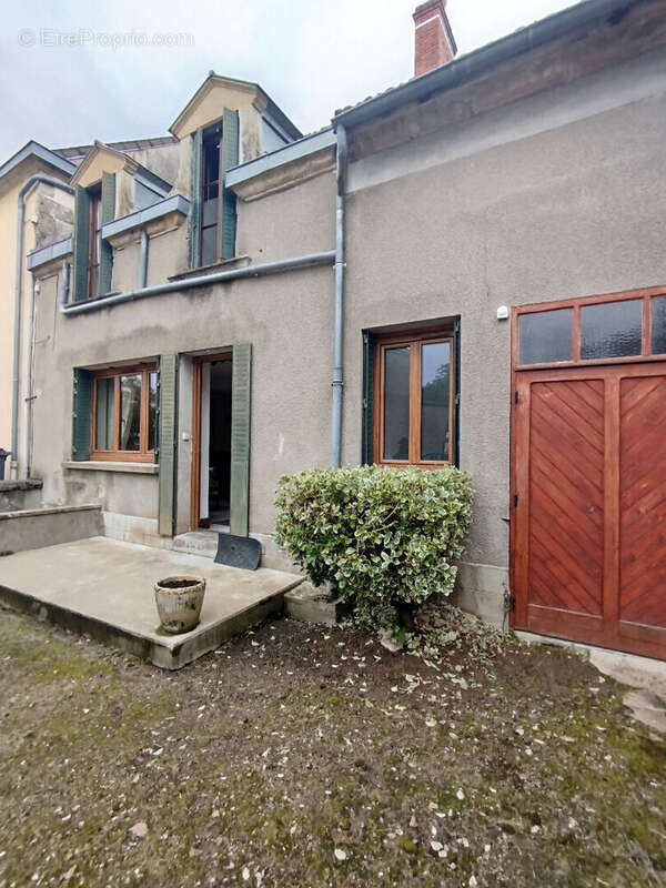 Maison à DRACY-SAINT-LOUP