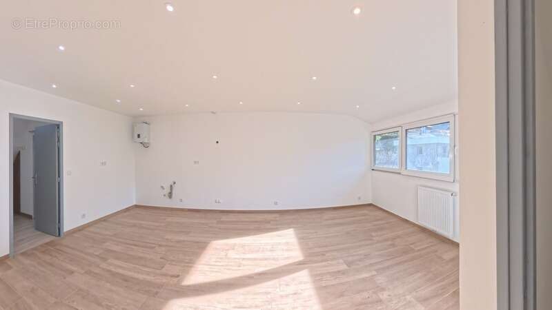 Appartement à SALINS-LES-THERMES