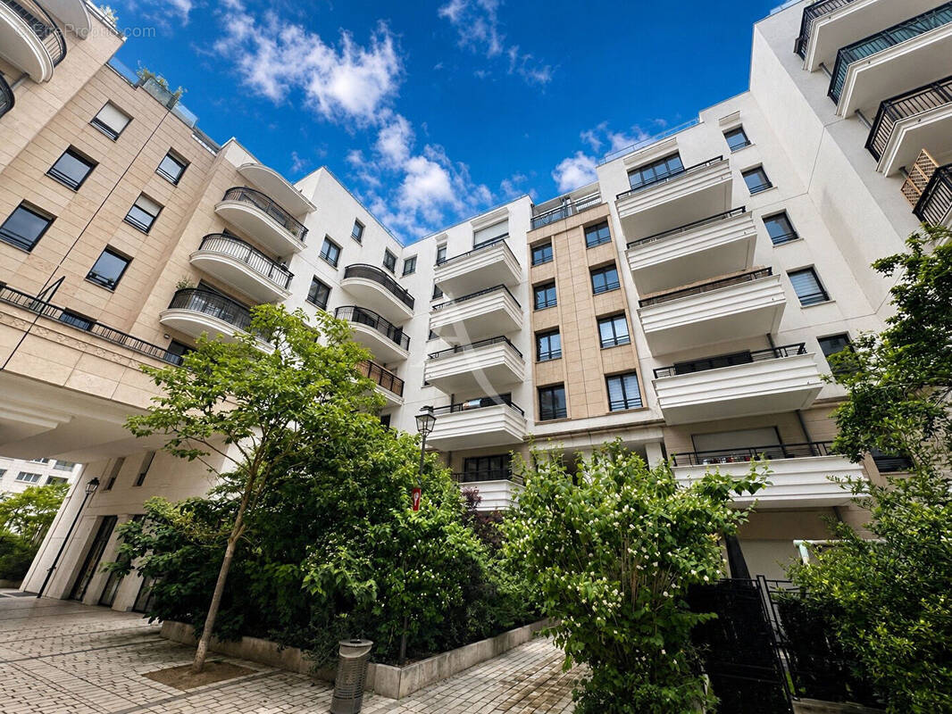 Appartement à SURESNES
