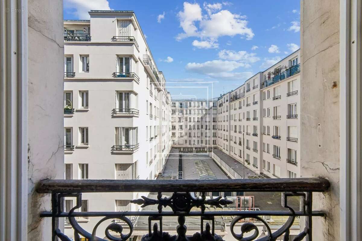 Appartement à PARIS-16E