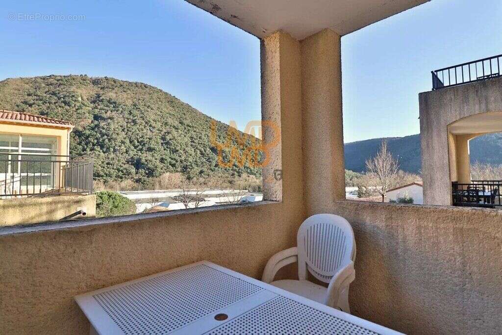 Appartement à AVENE