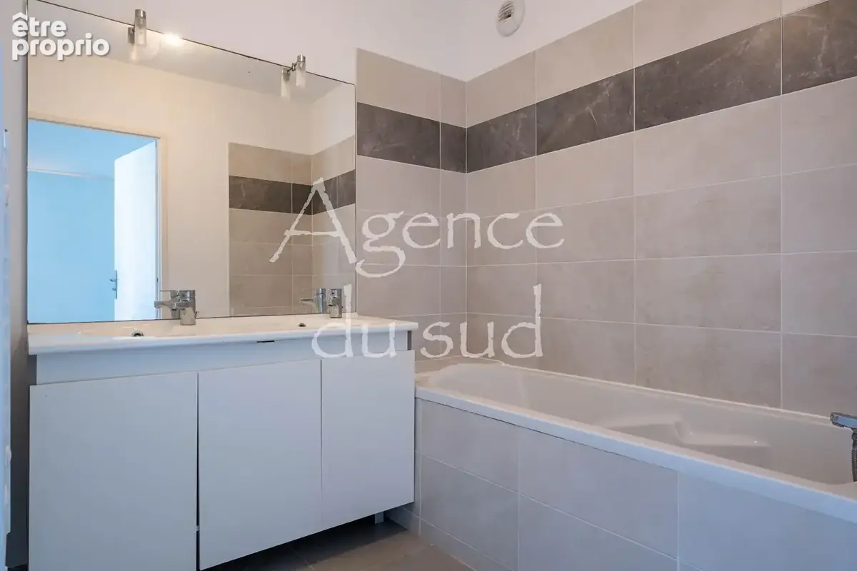 Appartement La Ciotat 3 pièces 63 m2 avec stationnement et terrasse. - photo 8