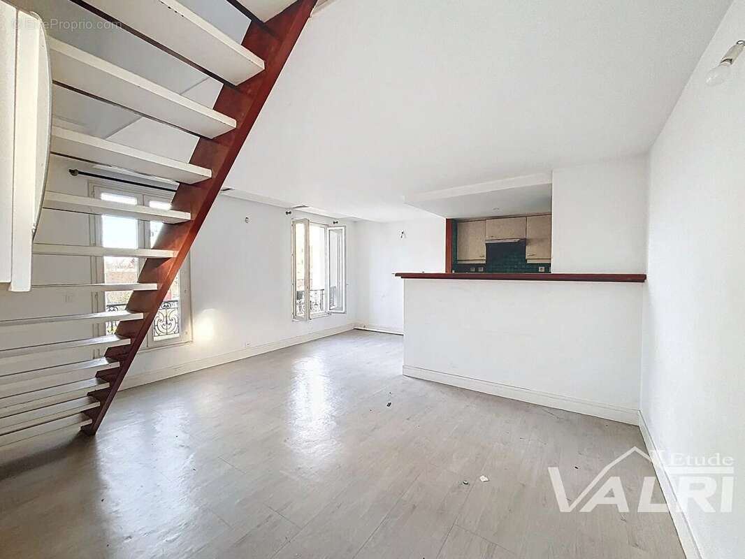 Appartement à PARIS-18E