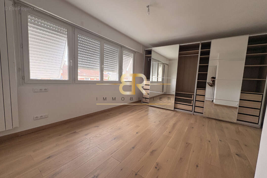 Appartement à COLOMBES