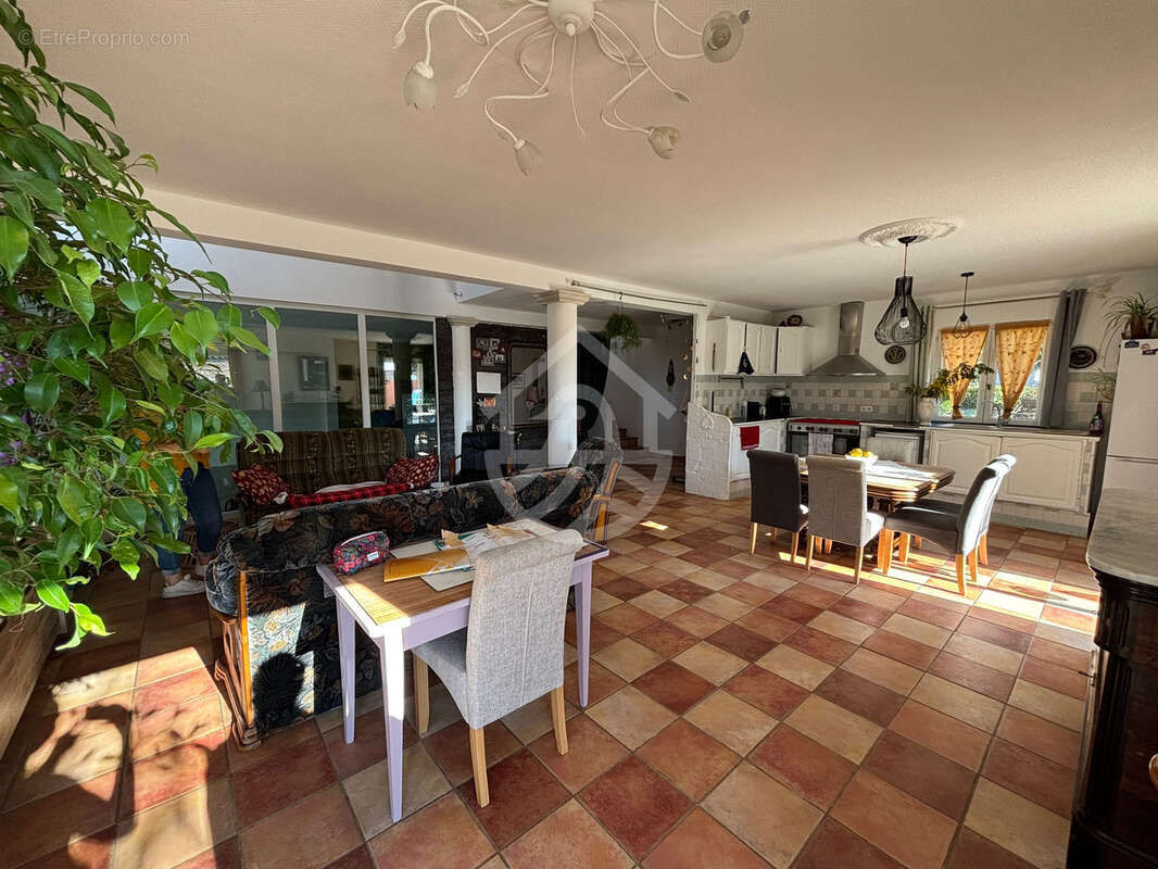 Maison à LIVRON-SUR-DROME