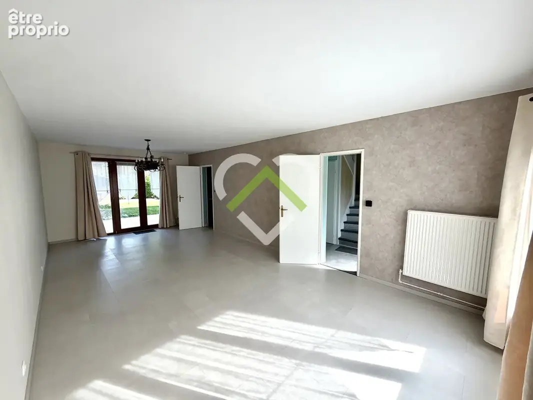 Maison familiale aux beaux volumes à vendre VILLENEUVE D'ASCQ - photo 4