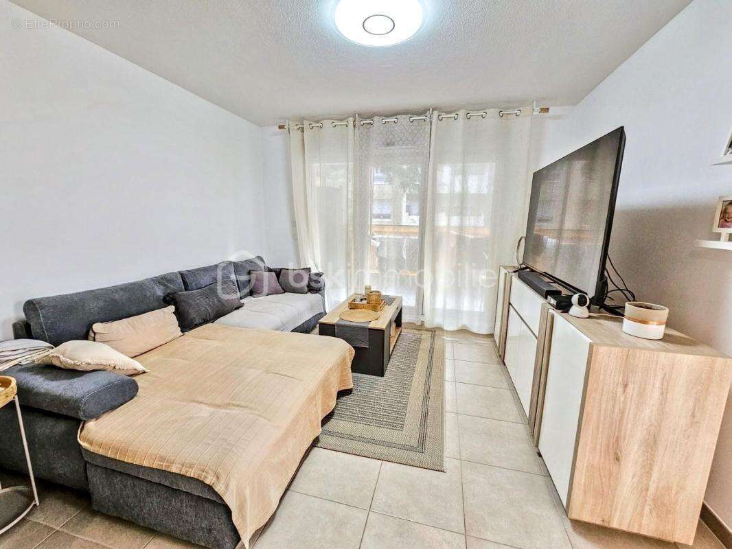 Appartement à LE MUY