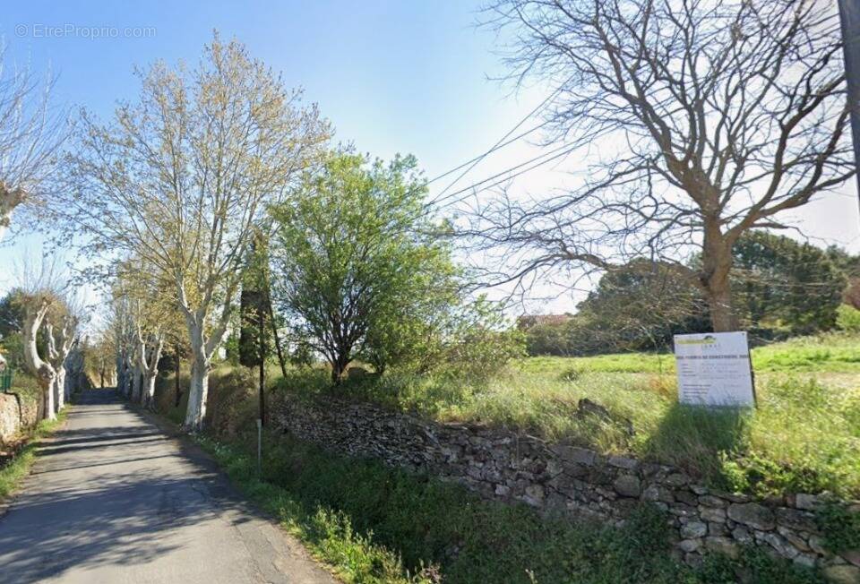 Terrain à MOUSSAN
