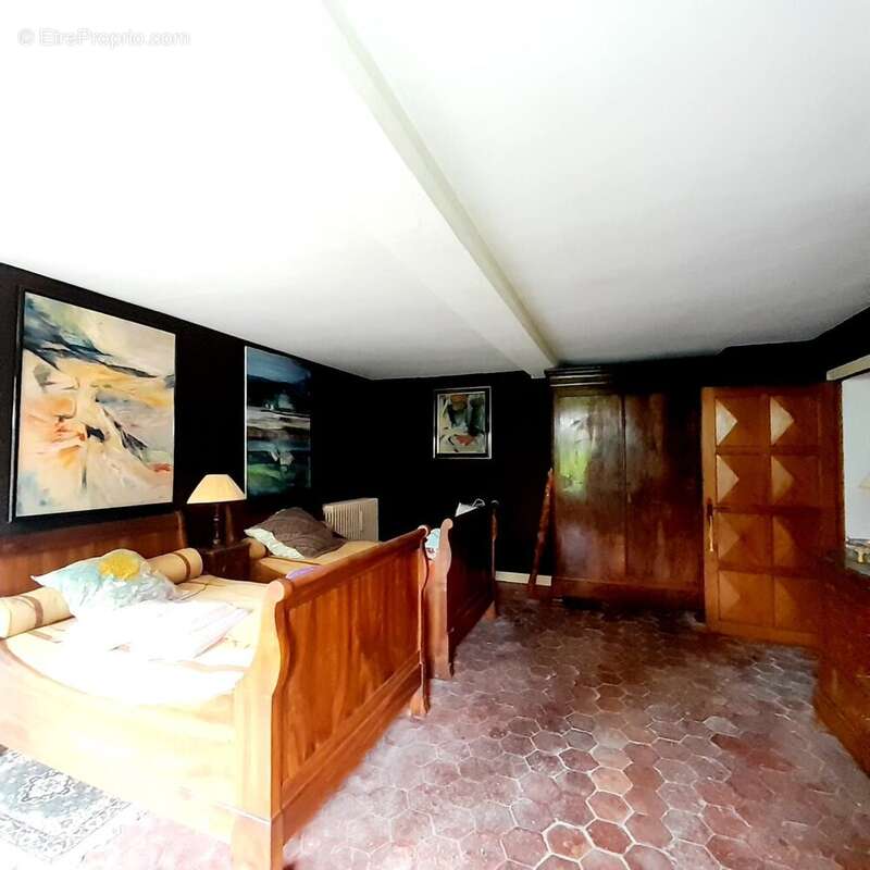 Maison à LES BORDES