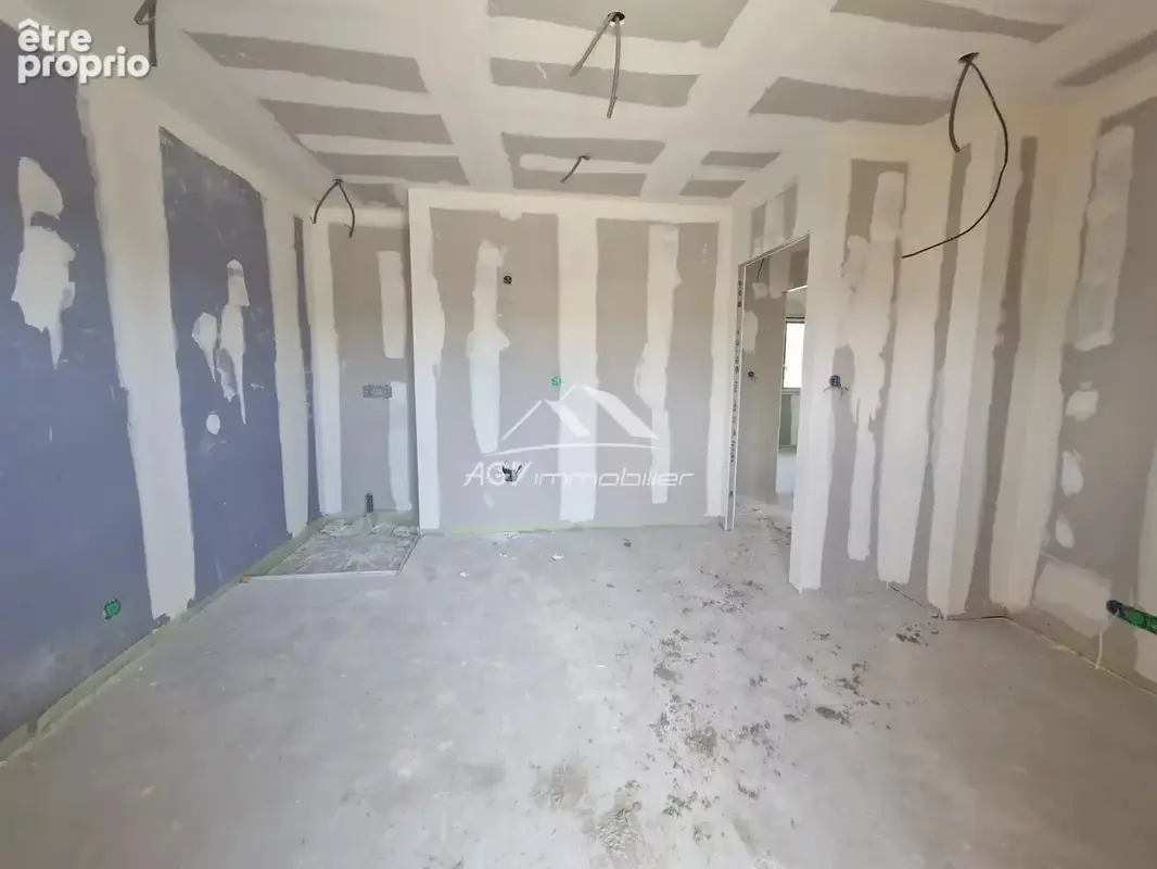 A Saint-Julien-Les-Rosiers, maison neuve d'environ 106 m² avec piscine - photo 7