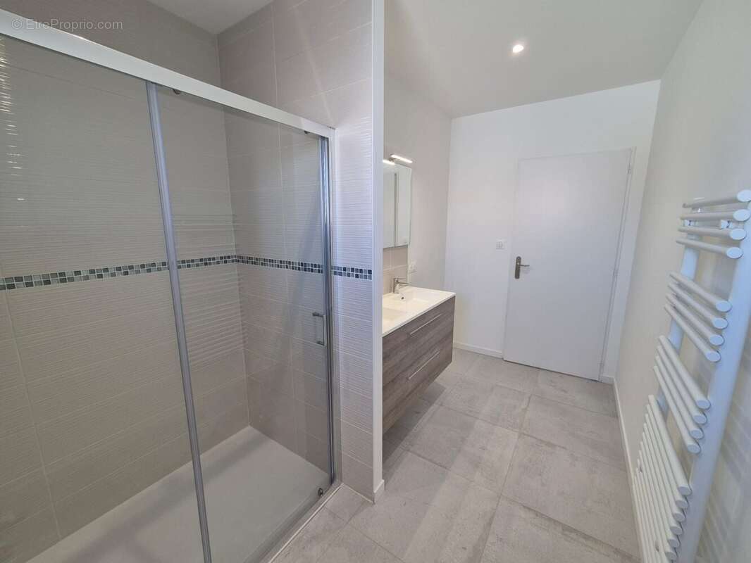Maison 104 m² à Challans  - photo 3