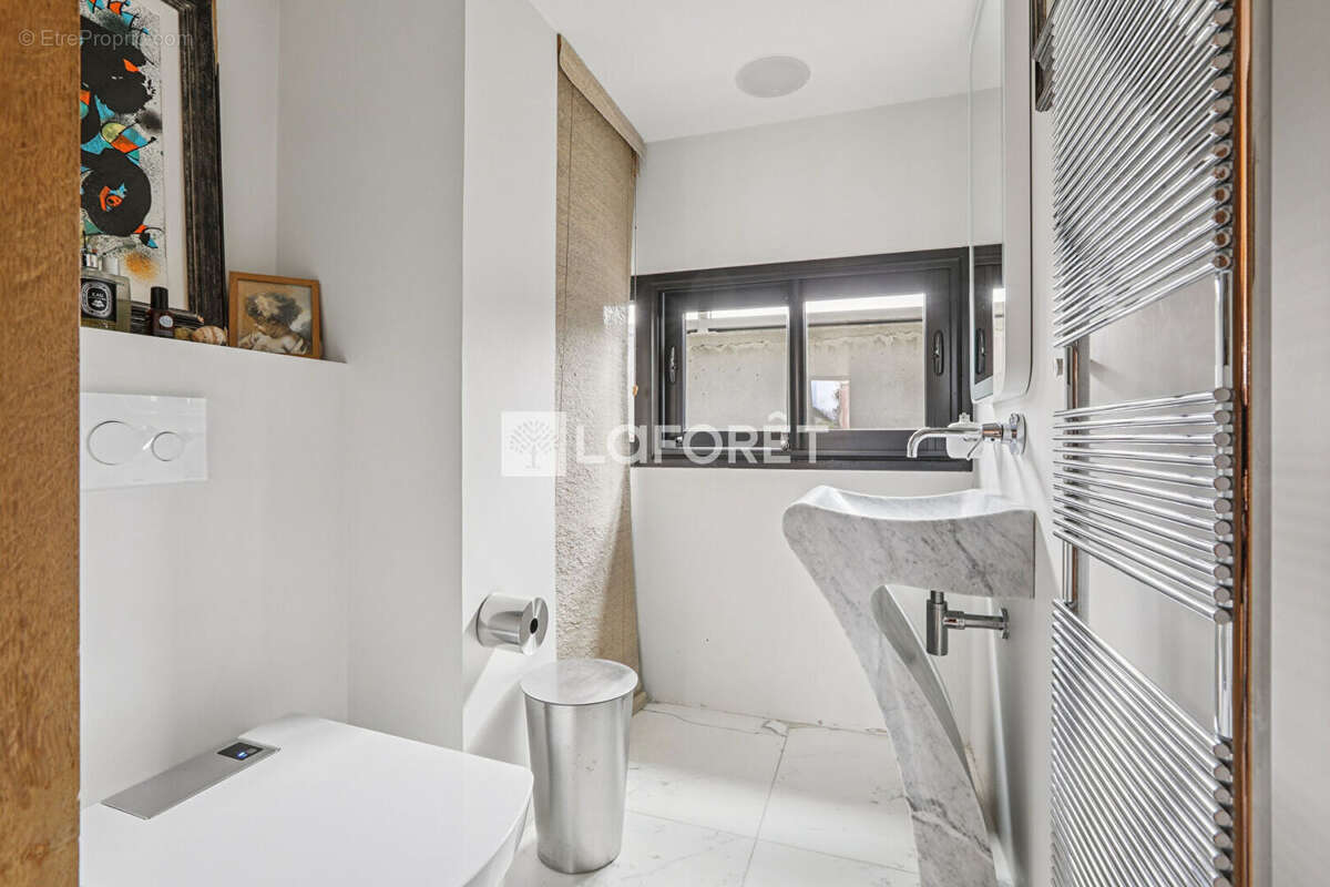 Appartement à PARIS-14E