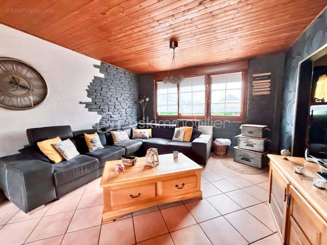 Maison semi-individuelle rénovée – 90 m² – 3 chambres – Jardin + garage - photo 3