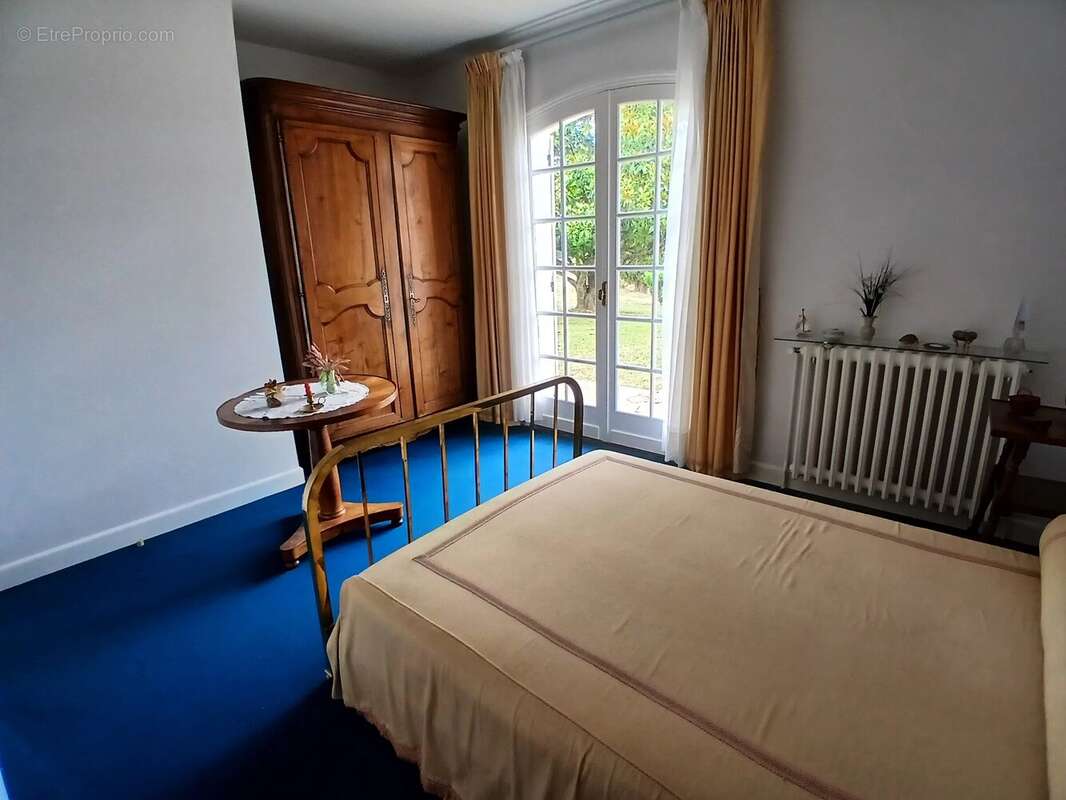 Maison à MONTGUYON