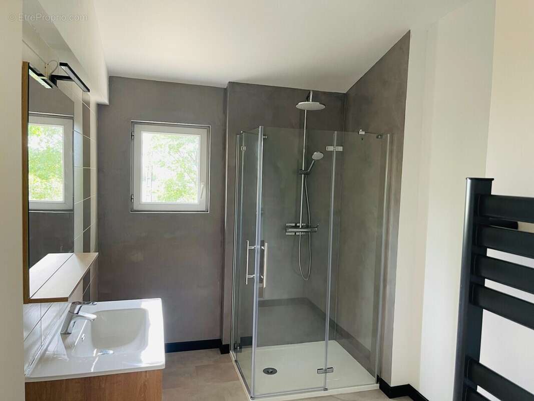 Maison à SAINT-DONAT-SUR-L&#039;HERBASSE