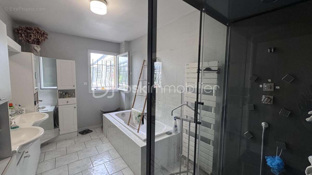 Maison à CHARLEVILLE-MEZIERES