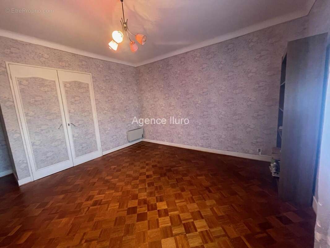 - maison t6 avec jardin et garage dans secteur recherche - - photo 11