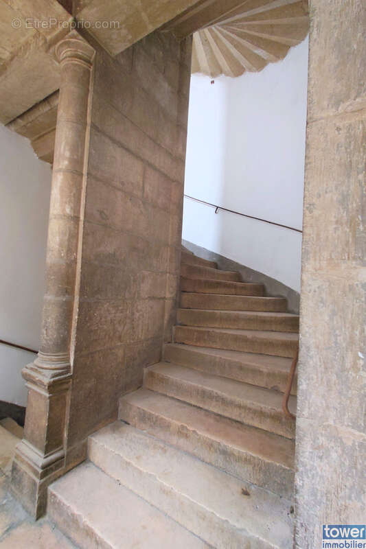 Maison à VILLEFRANCHE-DE-ROUERGUE