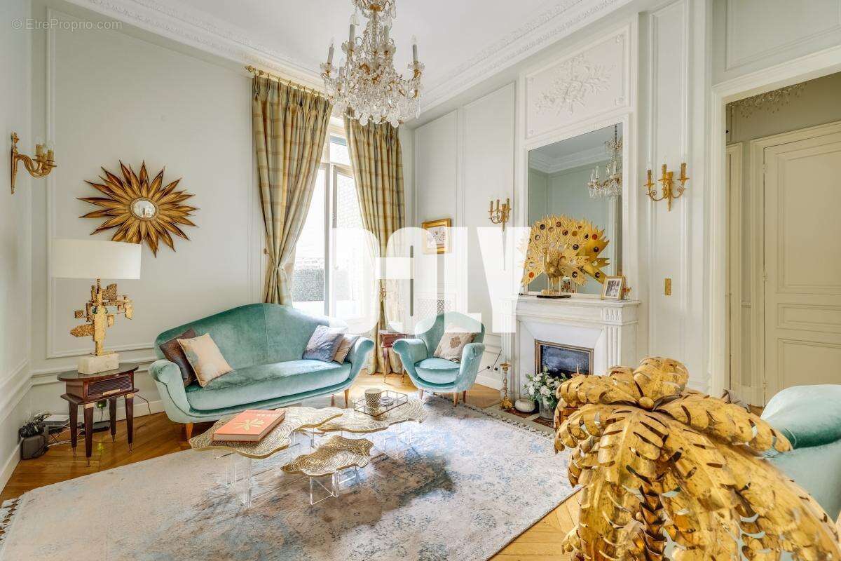 Appartement à PARIS-2E