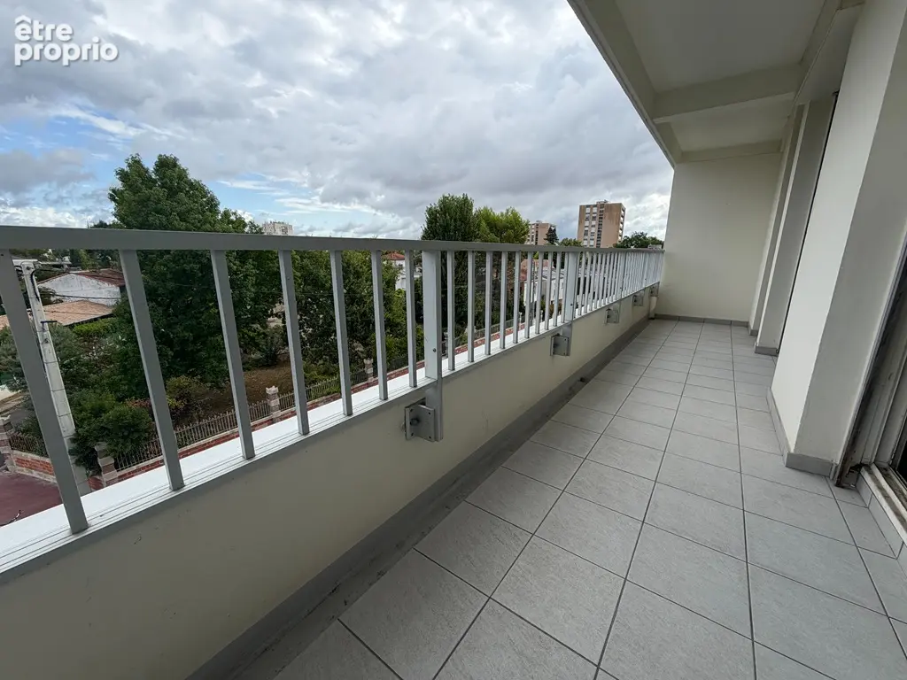 Bordeaux Caudéran - Appartement T3 de 88 m² avec balcons et box de garage - photo 8