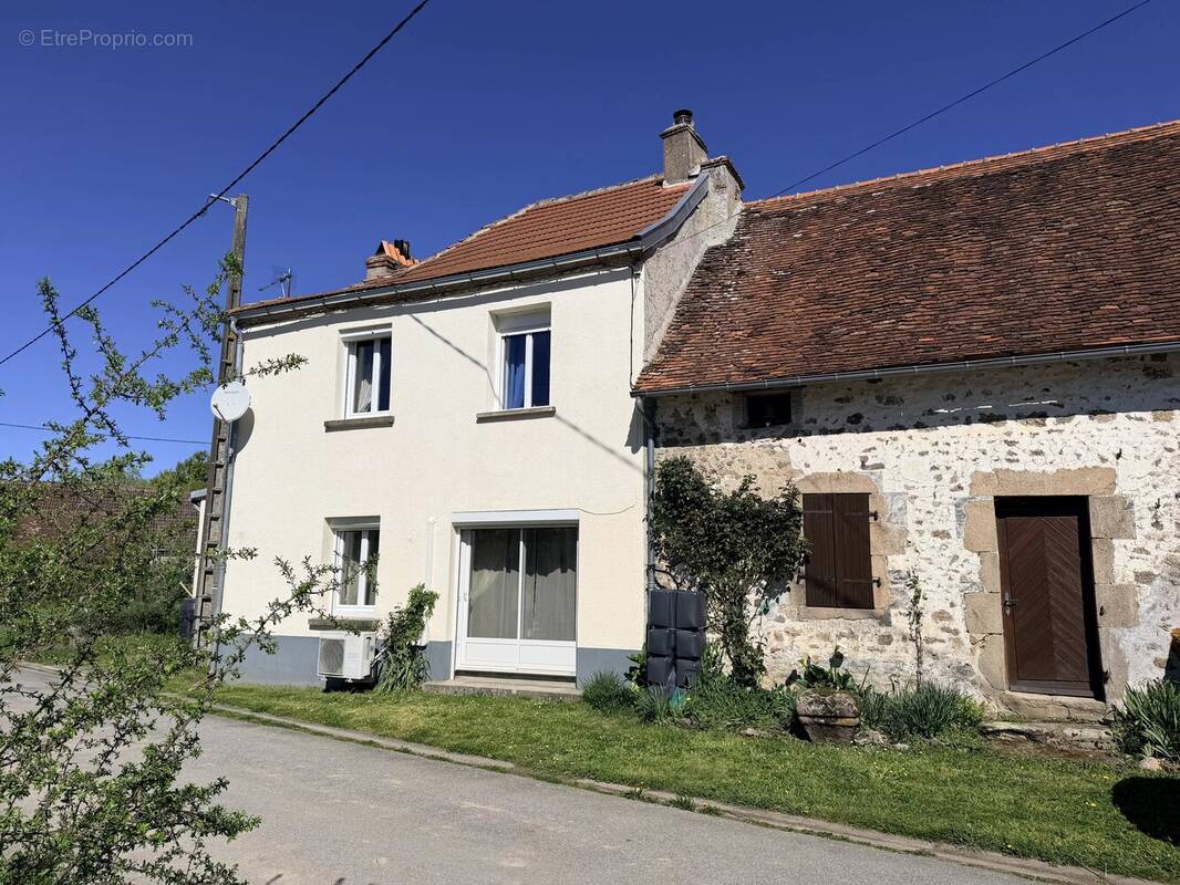 Maison à MAGNAC-LAVAL