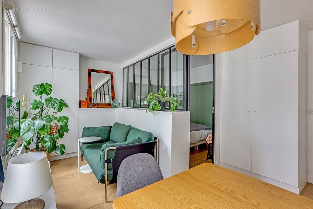 Appartement à PARIS-17E