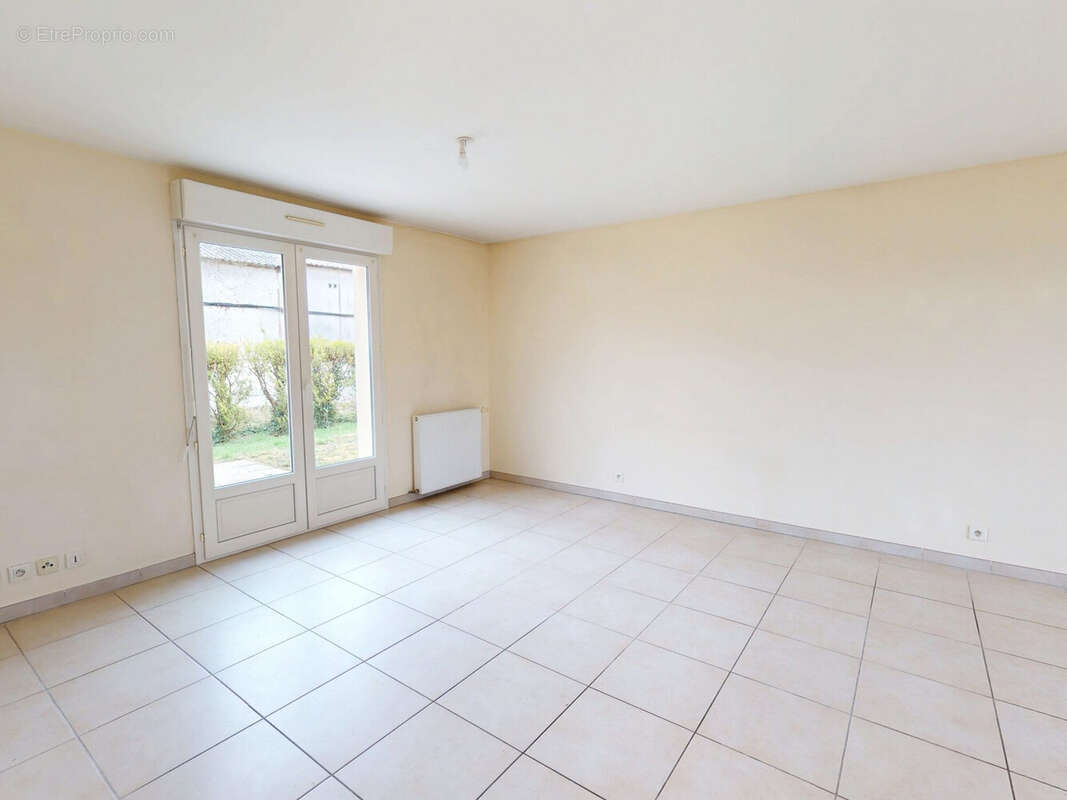 PIECE DE VIE 31M2 - Maison à ROSIERES-PRES-TROYES