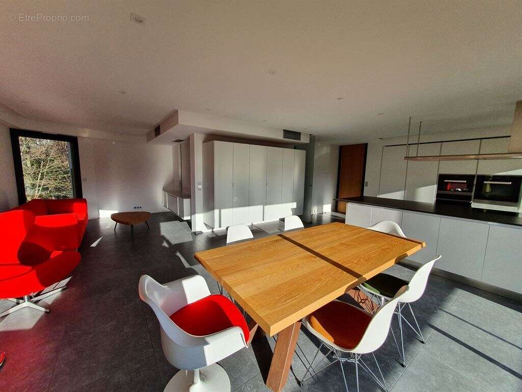 Appartement à VILLE-D'AVRAY