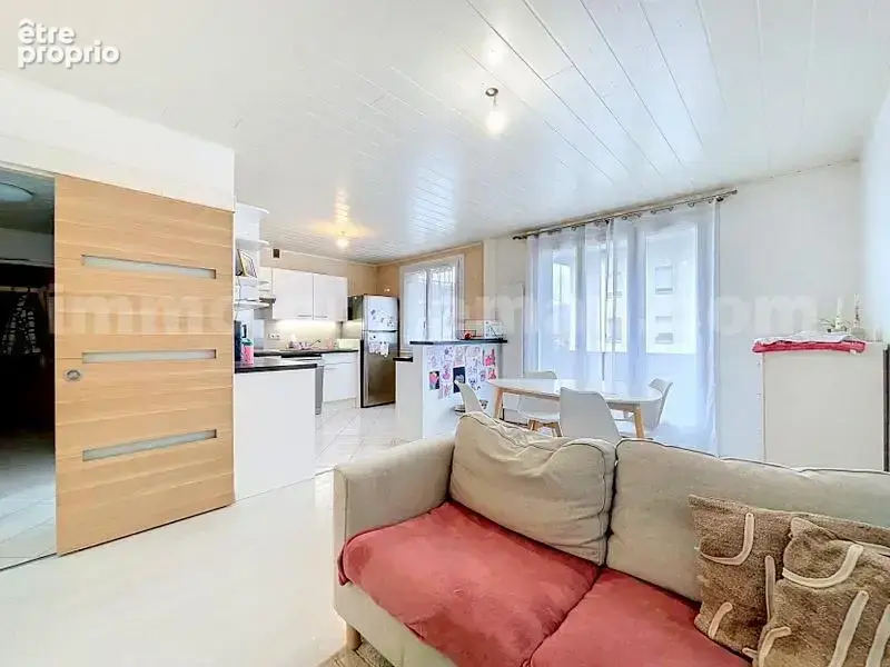 Appartement_T3_SAINT-PIERRE_en_faucigny_PROCHE_FRONTIERE_SUISSE_GENEVE_AUTOROUTE_FRONTALIERS_CALME_PROX_CEVA_CUISINE_OUVERTE_