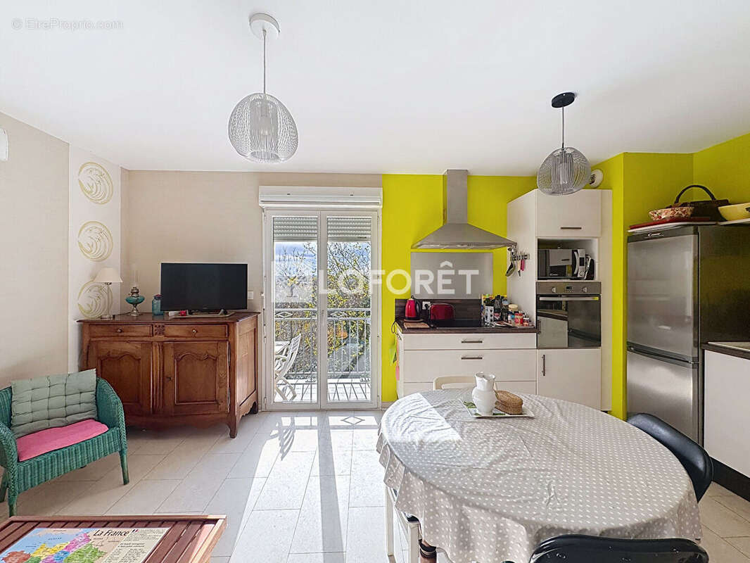 Appartement à ARS-SUR-FORMANS