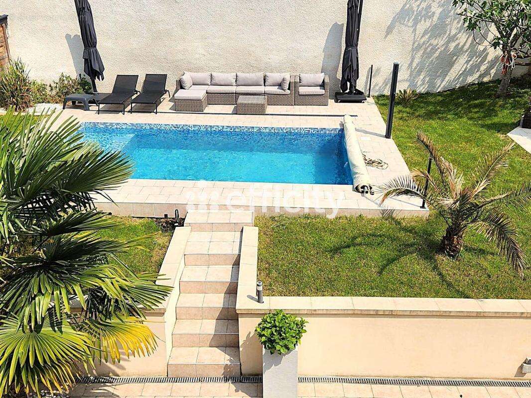 Maison à SAINTRY-SUR-SEINE