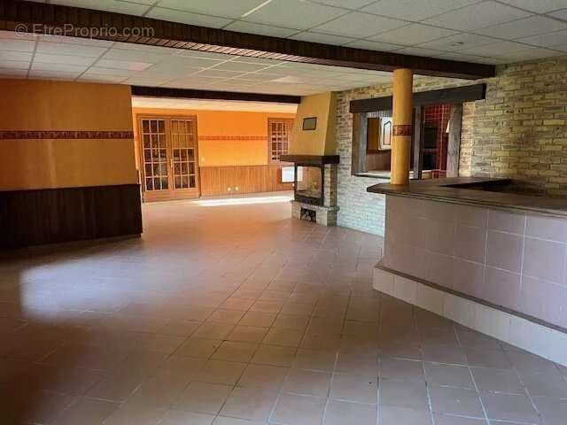 Commerce à VARENNES-VAUZELLES