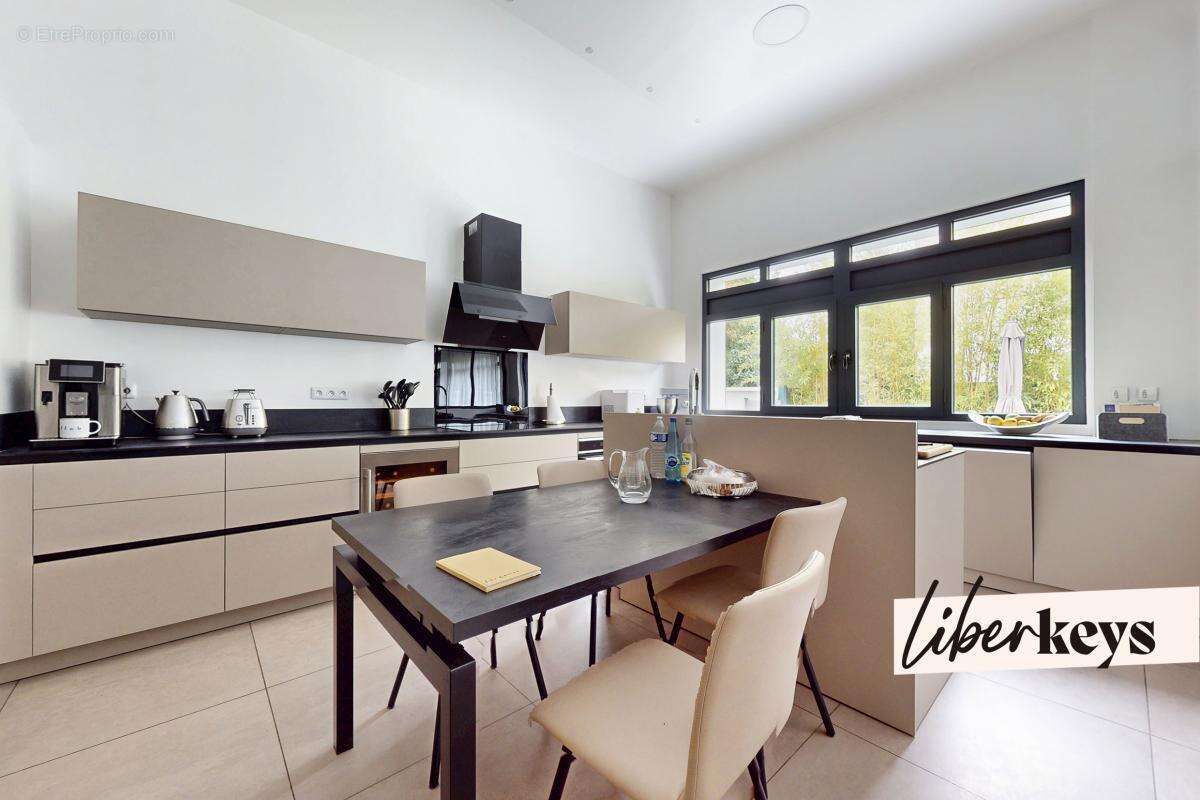 Appartement à SAINT-MAUR-DES-FOSSES