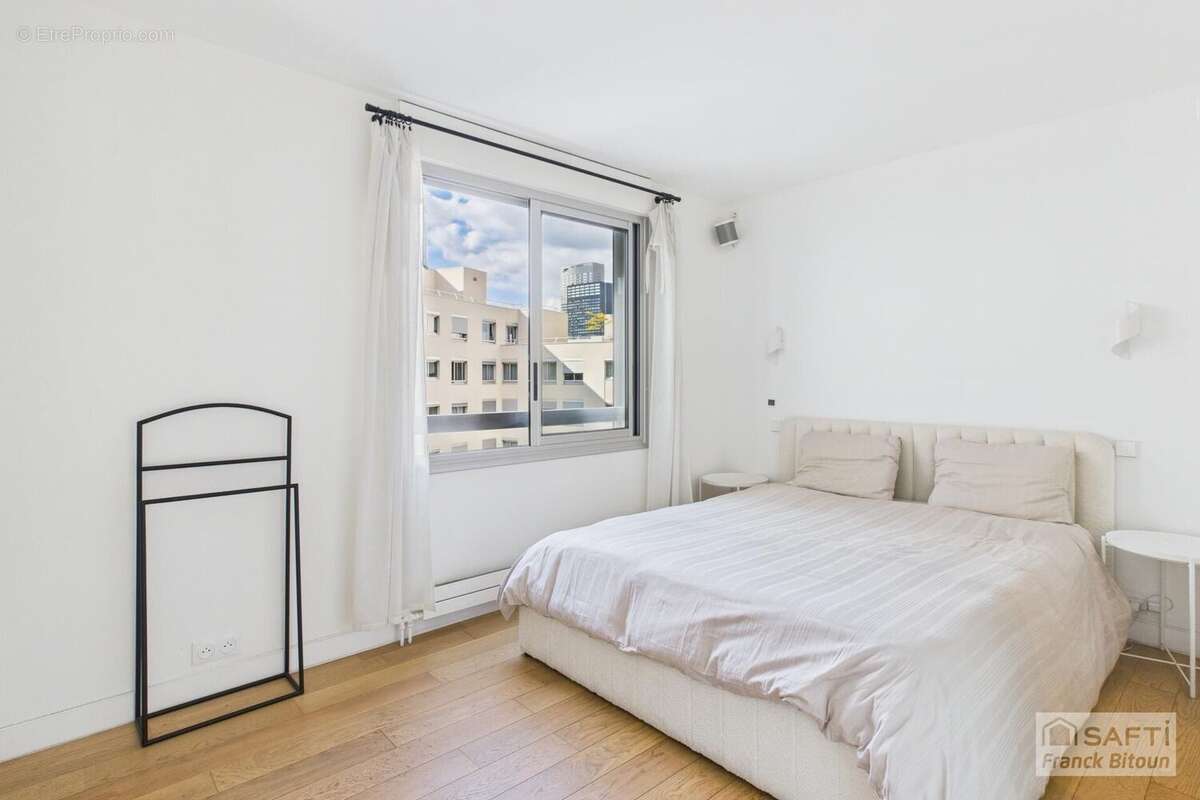 Photo 9 - Appartement à COURBEVOIE
