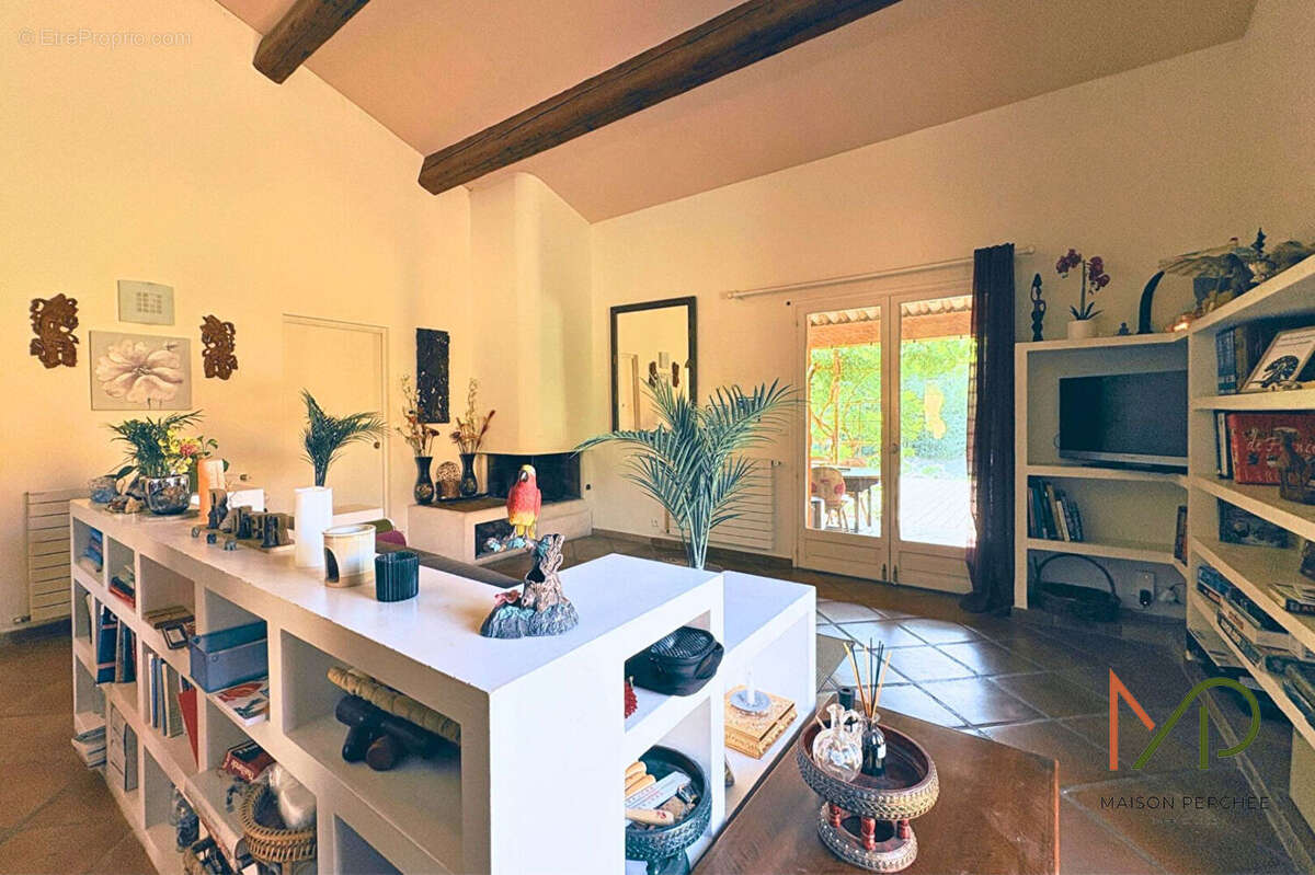 Maison à SAINT-ANTONIN-DU-VAR