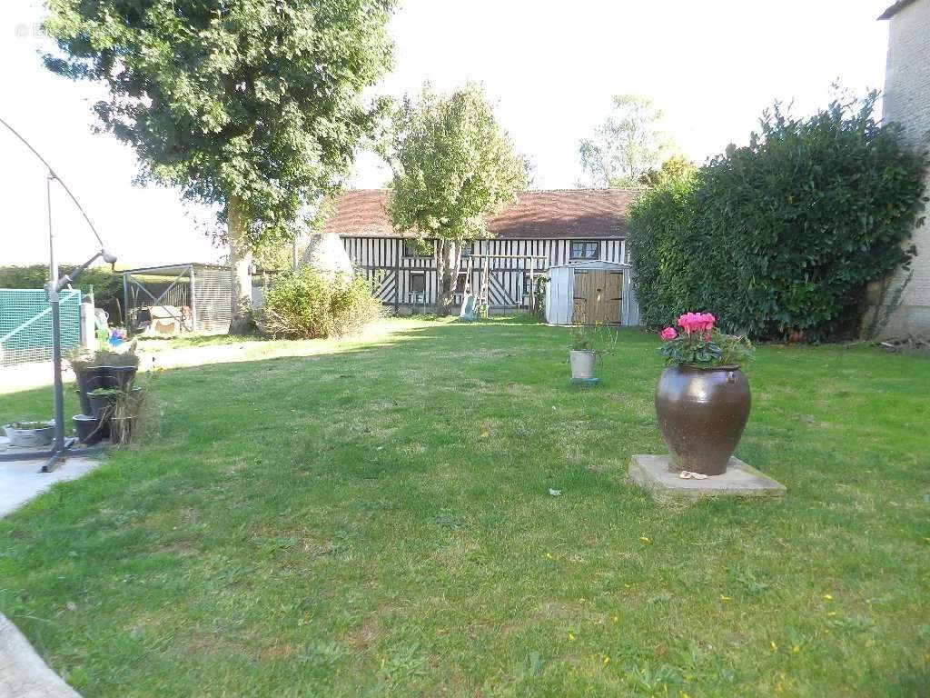 Maison à SAINT-PIERRE-SUR-DIVES