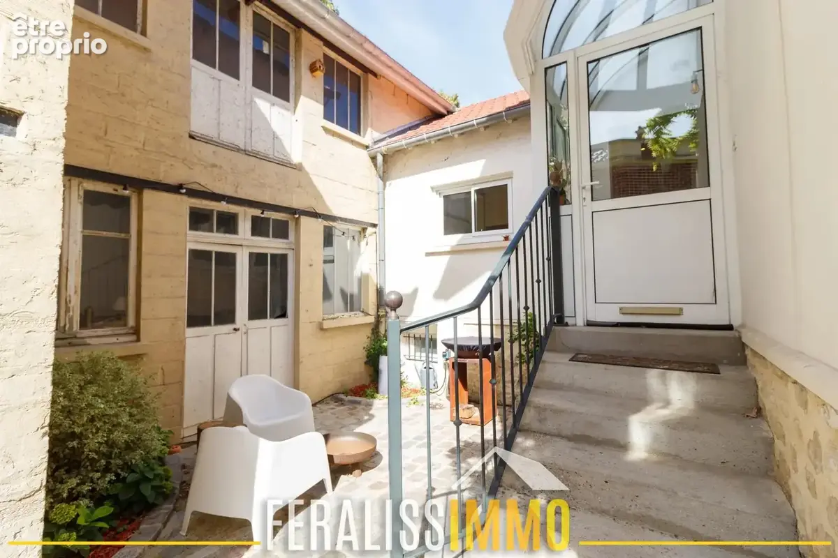 Maison de charme rénovée avec goût, 3 chambres + bureau + an - photo 15