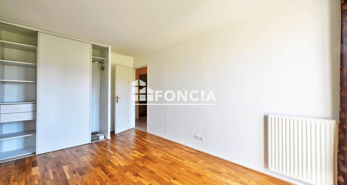 Appartement à VERNEUIL-SUR-SEINE