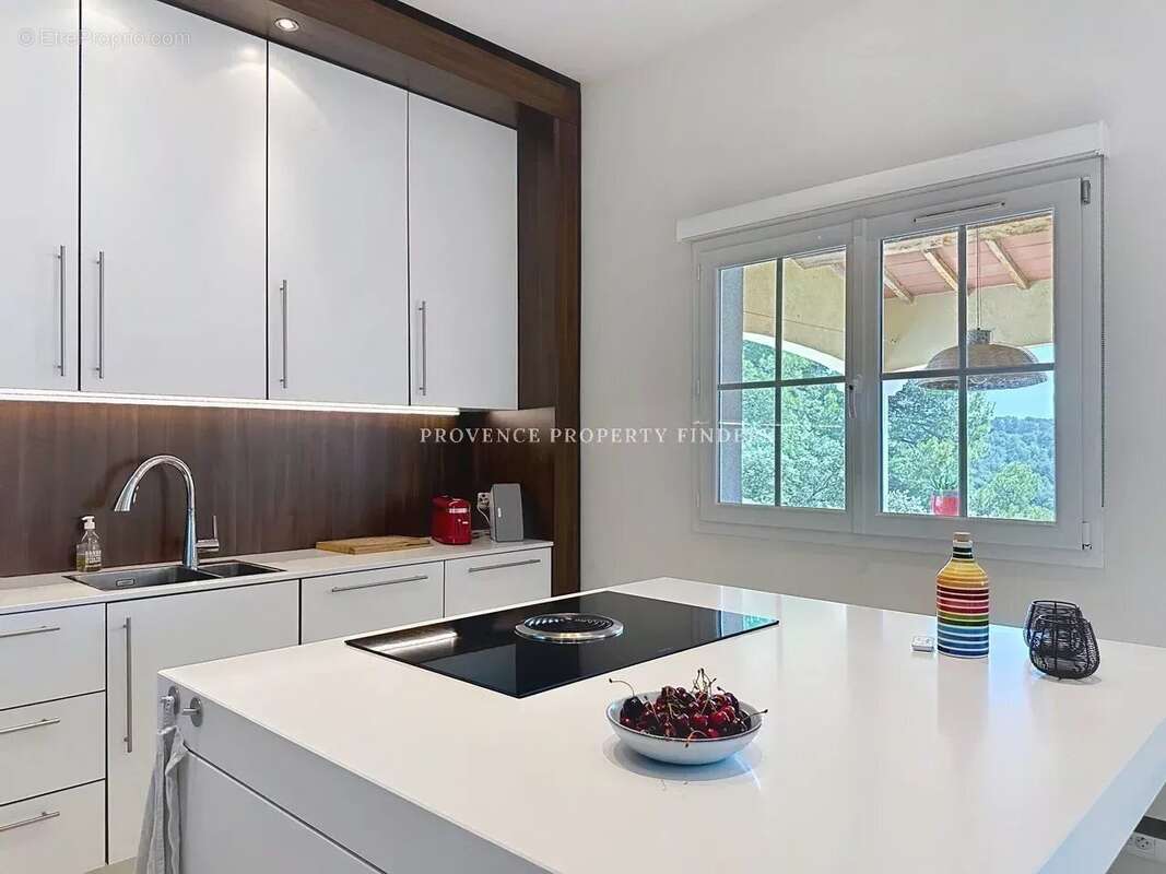 Maison à ENTRECASTEAUX